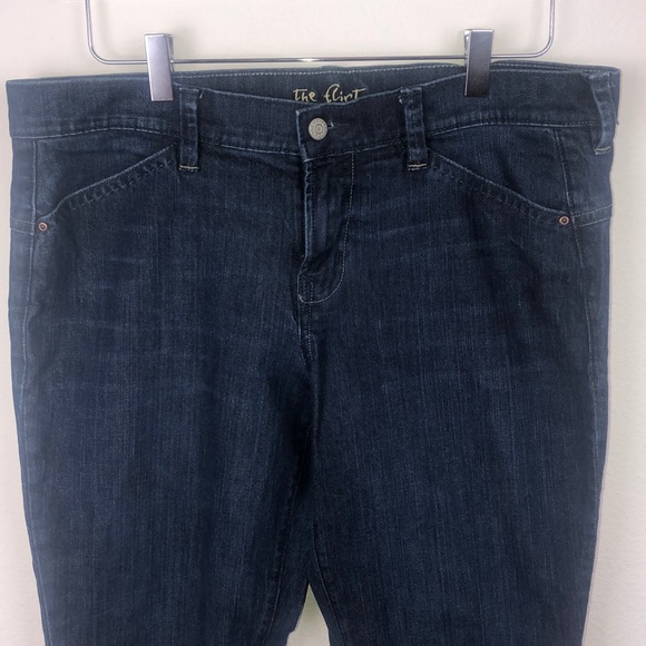 Old Navy Dark Wash Jeans - Picture 2 of 4